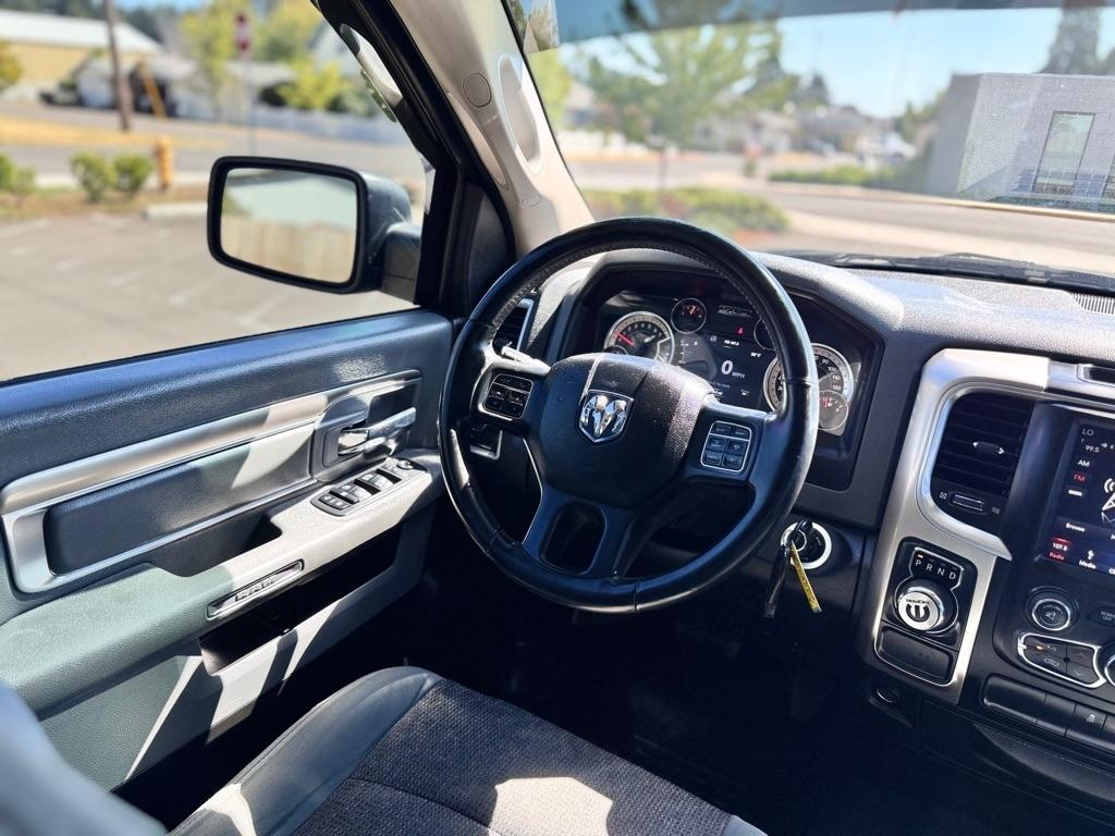RAM 1500 Classic Lone Star 4x2 Crew Cab 5'7" Box 2019
