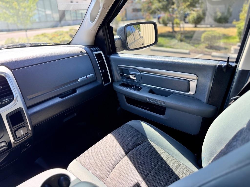 RAM 1500 Classic Lone Star 4x2 Crew Cab 5'7" Box 2019