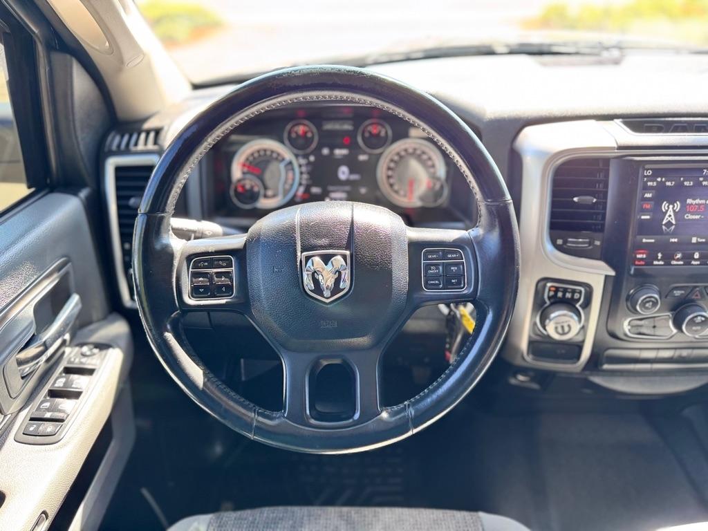 RAM 1500 Classic Lone Star 4x2 Crew Cab 5'7" Box 2019