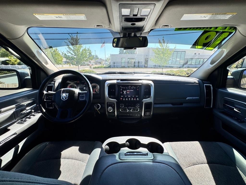 RAM 1500 Classic Lone Star 4x2 Crew Cab 5'7" Box 2019