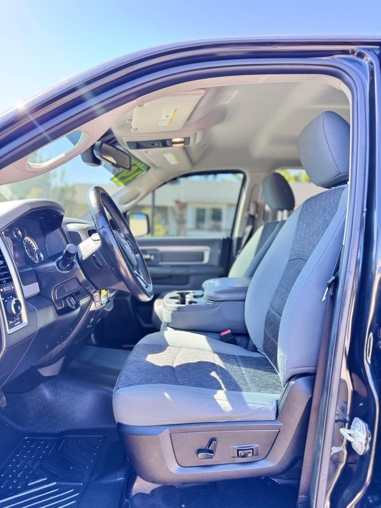 RAM 1500 Classic Lone Star 4x2 Crew Cab 5'7" Box 2019