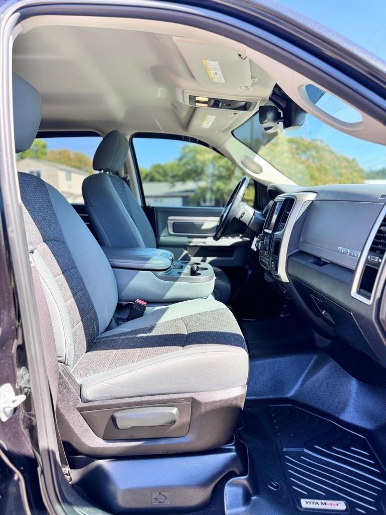 RAM 1500 Classic Lone Star 4x2 Crew Cab 5'7" Box 2019