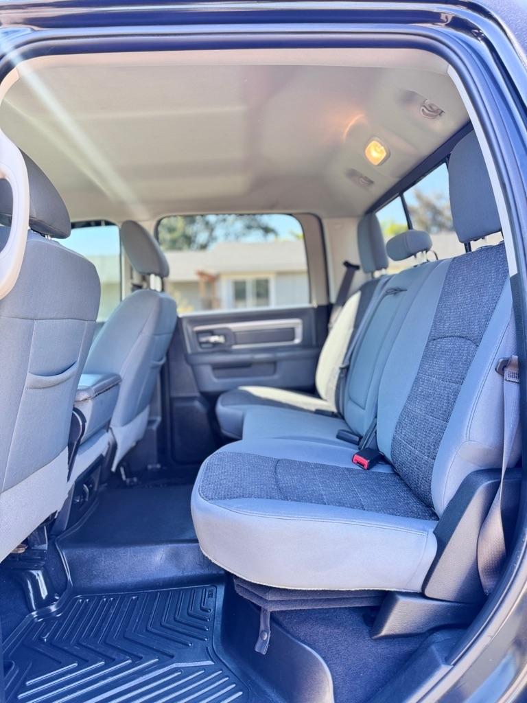 RAM 1500 Classic Lone Star 4x2 Crew Cab 5'7" Box 2019