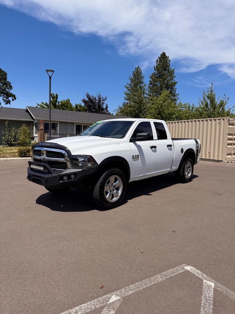 RAM 1500 Tradesman 4x4 Quad Cab 6'4" Box 2017