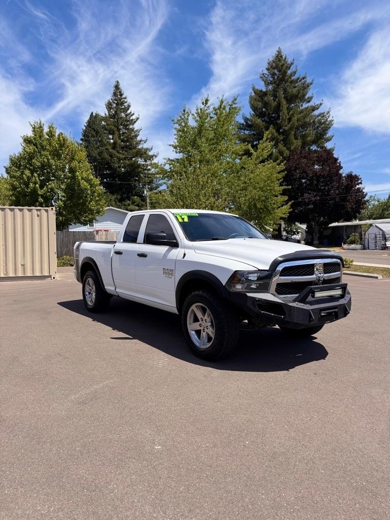 RAM 1500 Tradesman 4x4 Quad Cab 6'4" Box 2017
