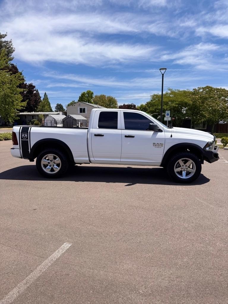 RAM 1500 Tradesman 4x4 Quad Cab 6'4" Box 2017