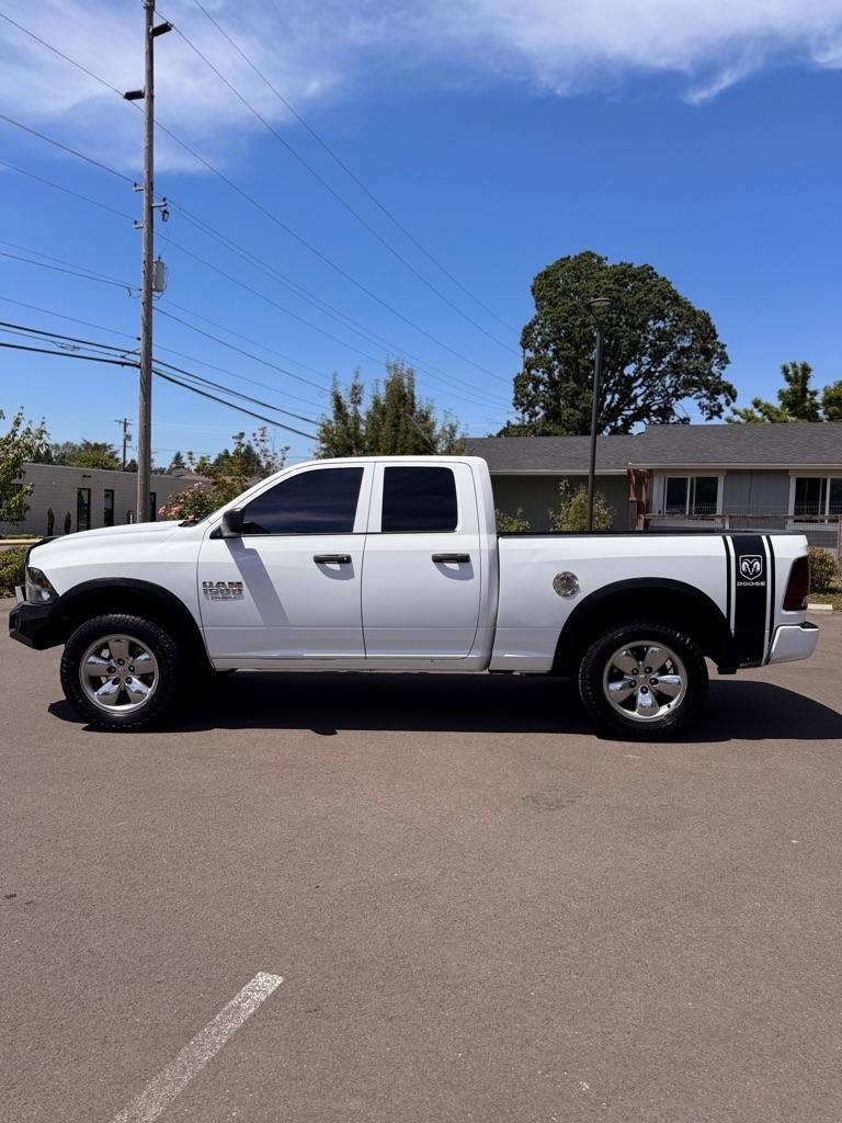 RAM 1500 Tradesman 4x4 Quad Cab 6'4" Box 2017