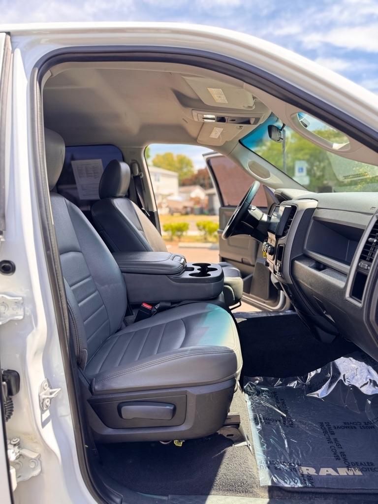 RAM 1500 Tradesman 4x4 Quad Cab 6'4" Box 2017