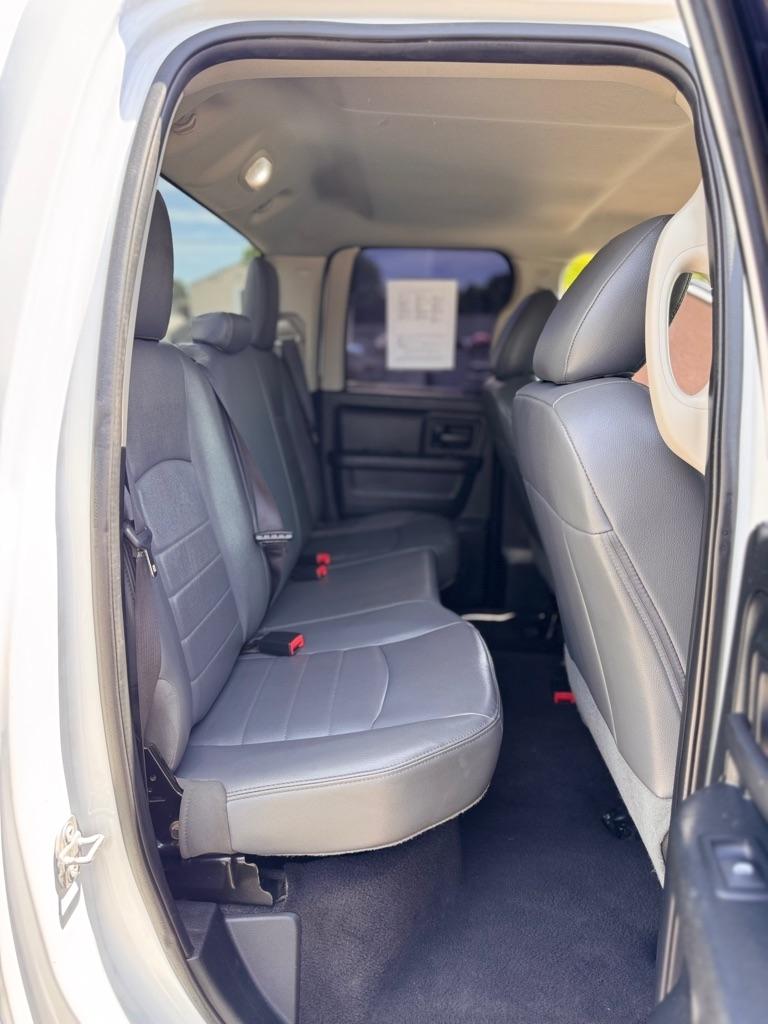 RAM 1500 Tradesman 4x4 Quad Cab 6'4" Box 2017