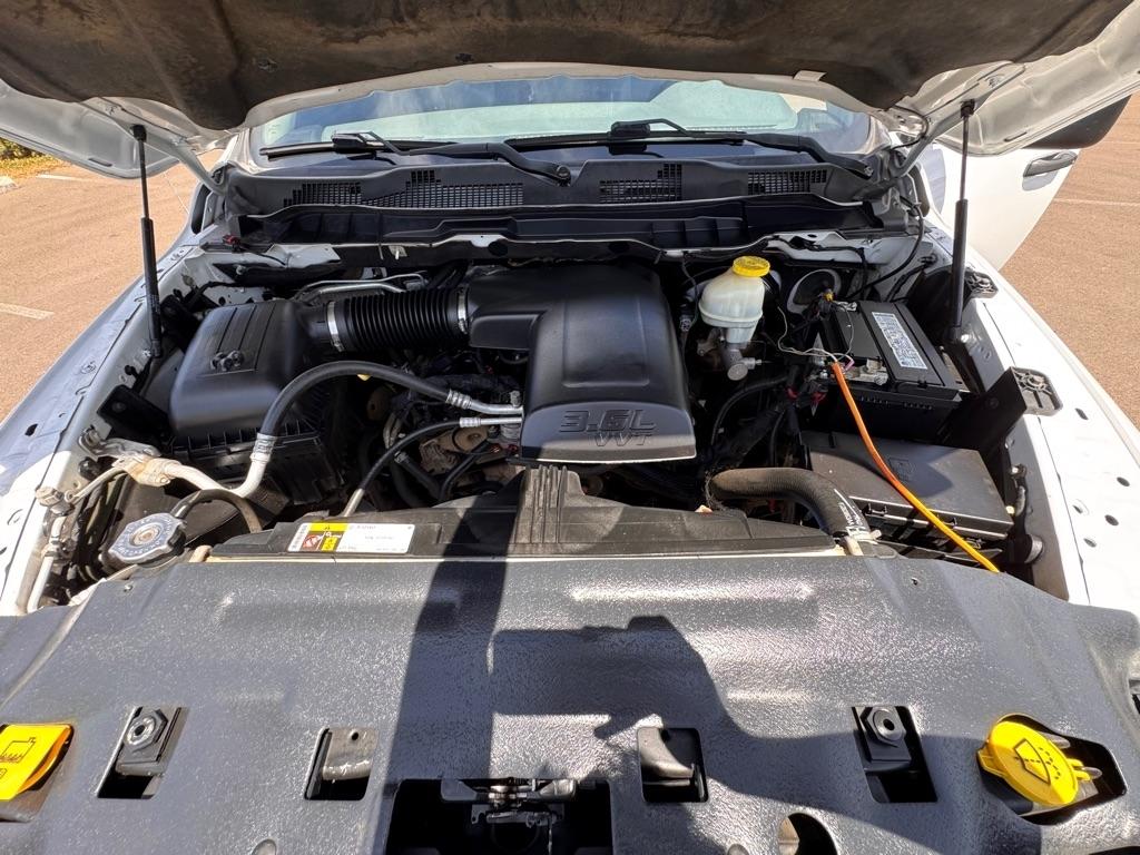 RAM 1500 Tradesman 4x4 Quad Cab 6'4" Box 2017