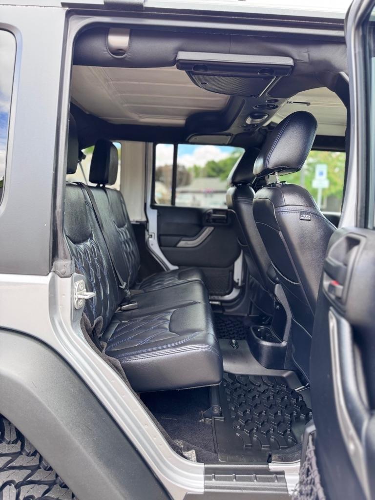 Jeep Wrangler Unlimited 4WD 4dr Sport 2015
