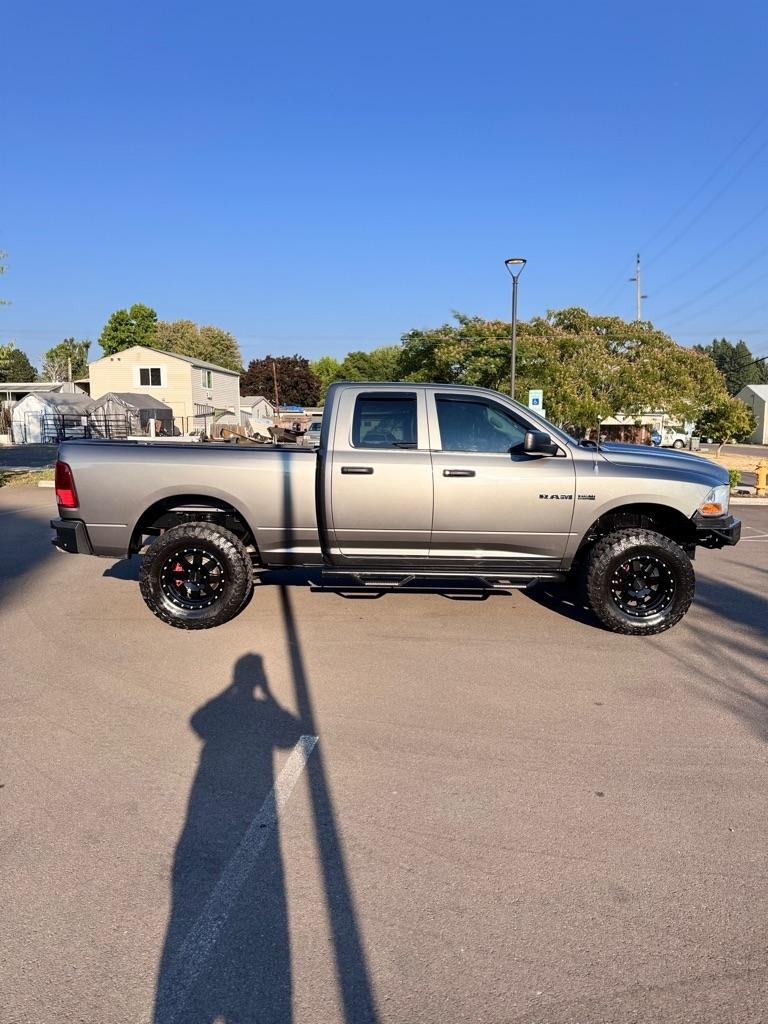 Dodge Ram 1500 4WD Quad Cab 140.5" ST 2009