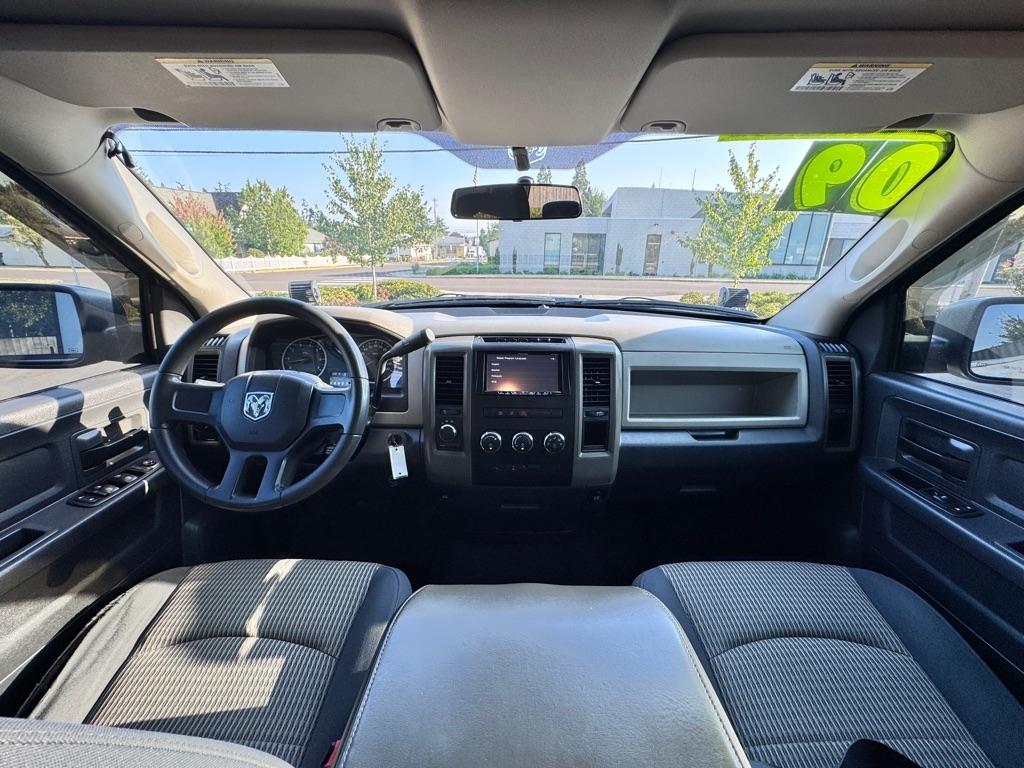 Dodge Ram 1500 4WD Quad Cab 140.5" ST 2009