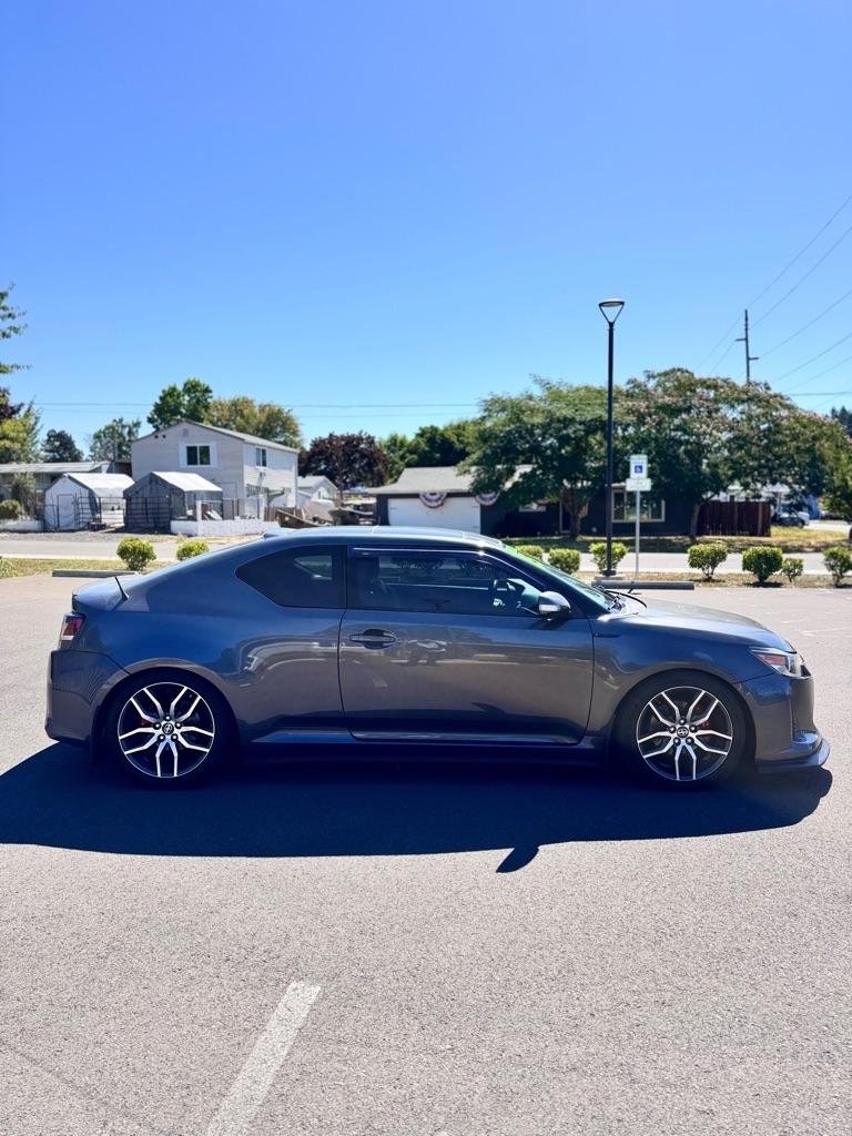 Scion tC 2dr HB Man (Natl) 2015