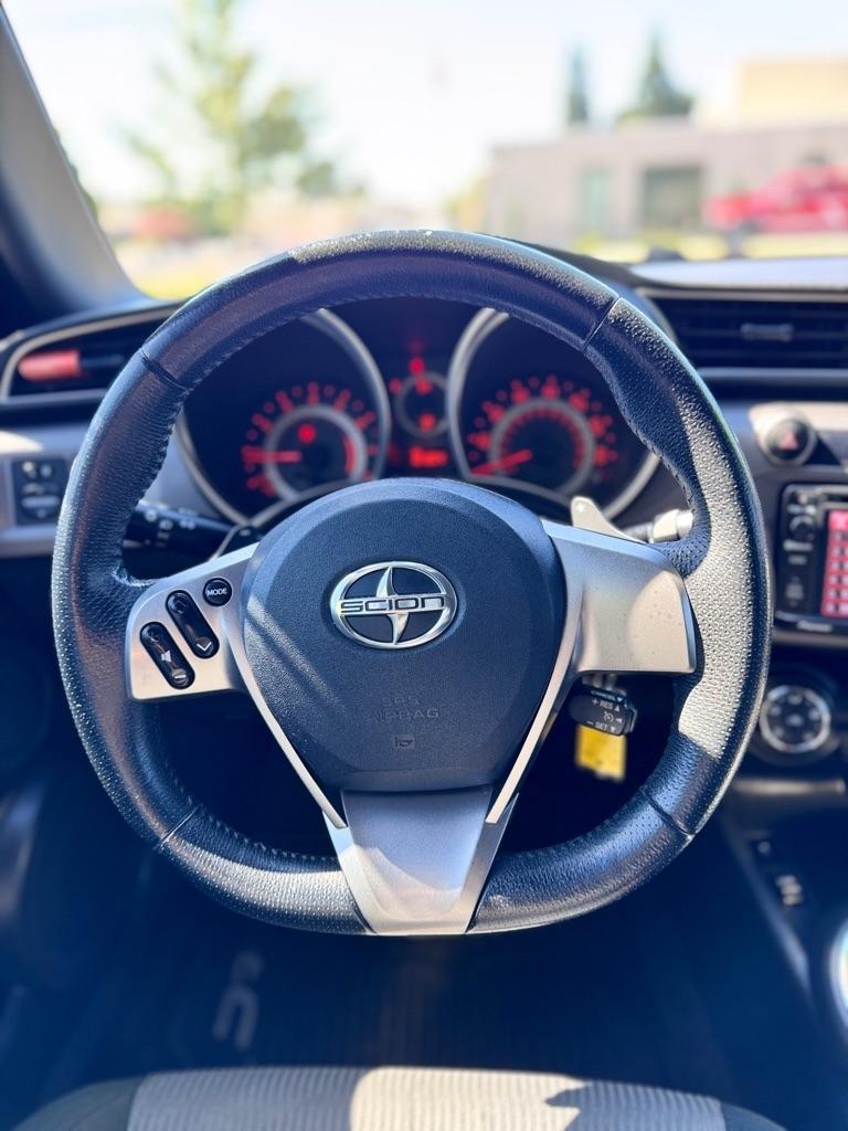 Scion tC 2dr HB Man (Natl) 2015