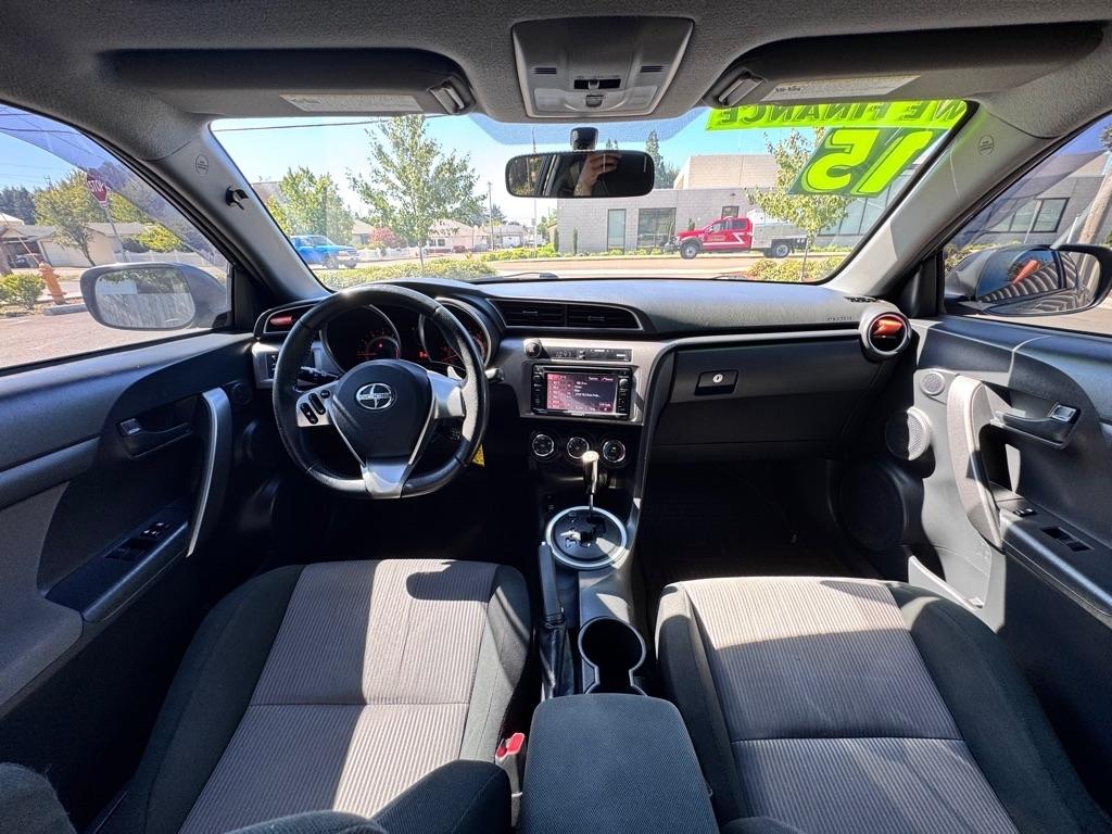 Scion tC 2dr HB Man (Natl) 2015