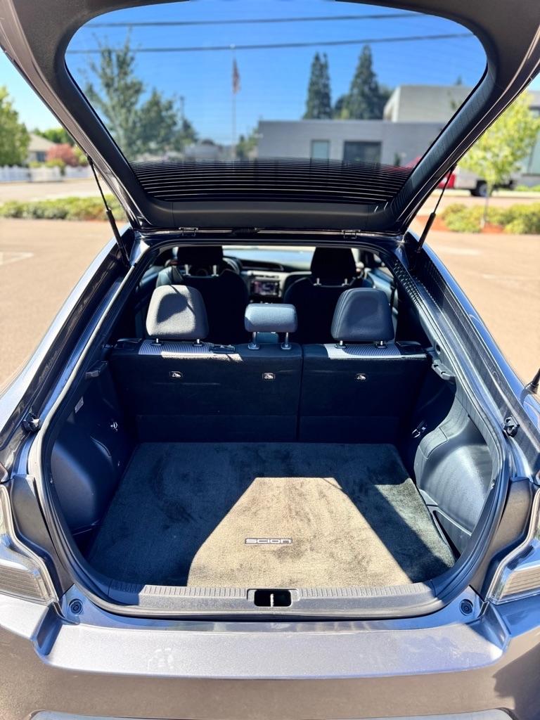 Scion tC 2dr HB Man (Natl) 2015