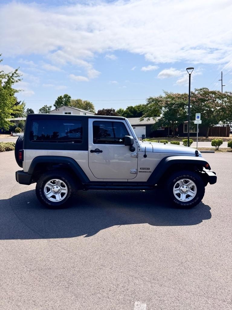 Jeep Wrangler 4WD 2dr Sport 2015