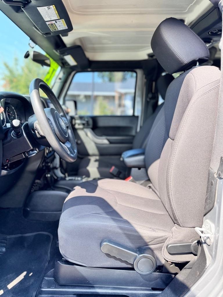 Jeep Wrangler 4WD 2dr Sport 2015