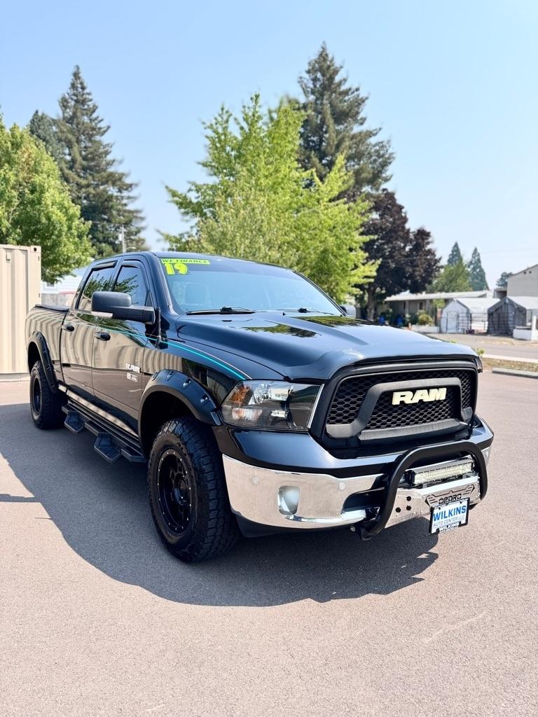 RAM 1500 Classic Big Horn 4x4 Crew Cab 6'4" Box 2019