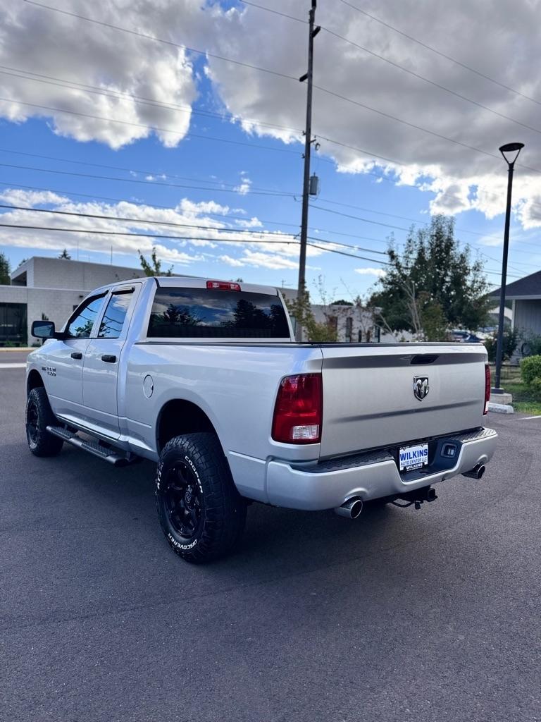 RAM 1500 Express 4x4 Quad Cab 6'4" Box 2017