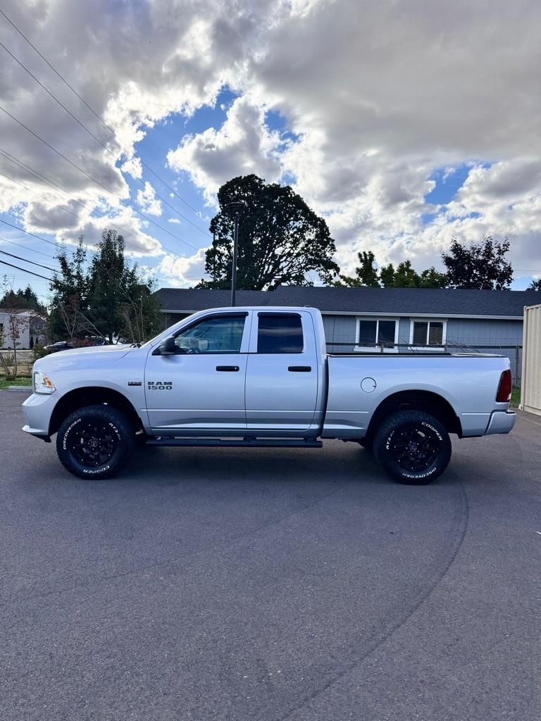 RAM 1500 Express 4x4 Quad Cab 6'4" Box 2017