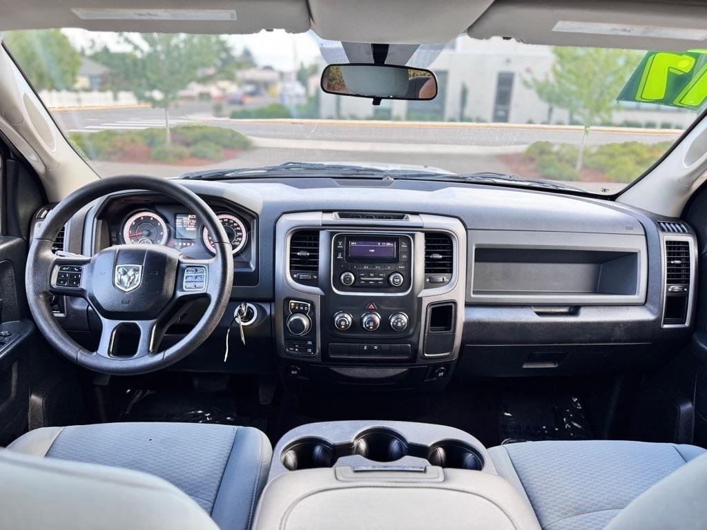 RAM 1500 Express 4x4 Quad Cab 6'4" Box 2017
