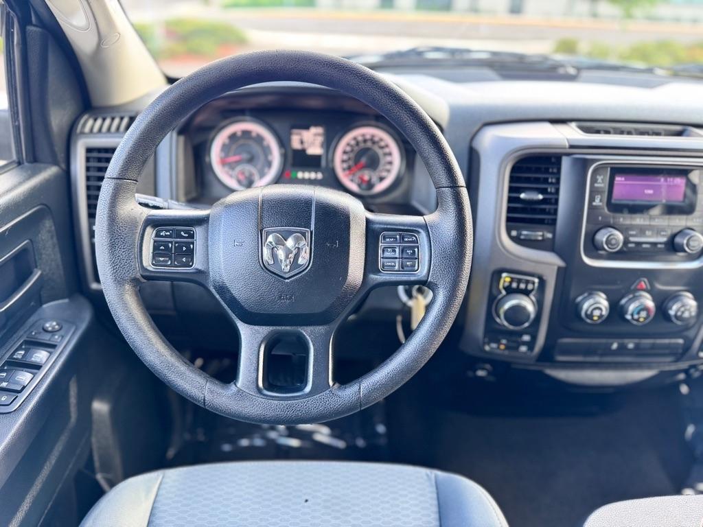 RAM 1500 Express 4x4 Quad Cab 6'4" Box 2017