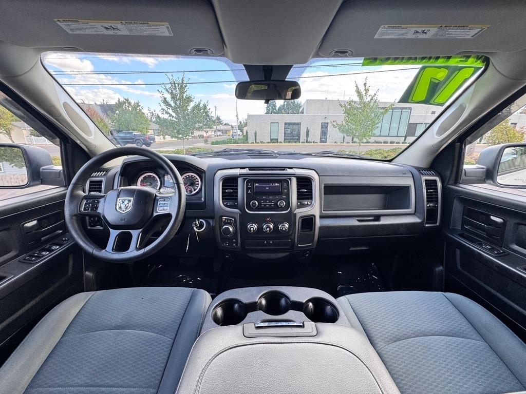 RAM 1500 Express 4x4 Quad Cab 6'4" Box 2017