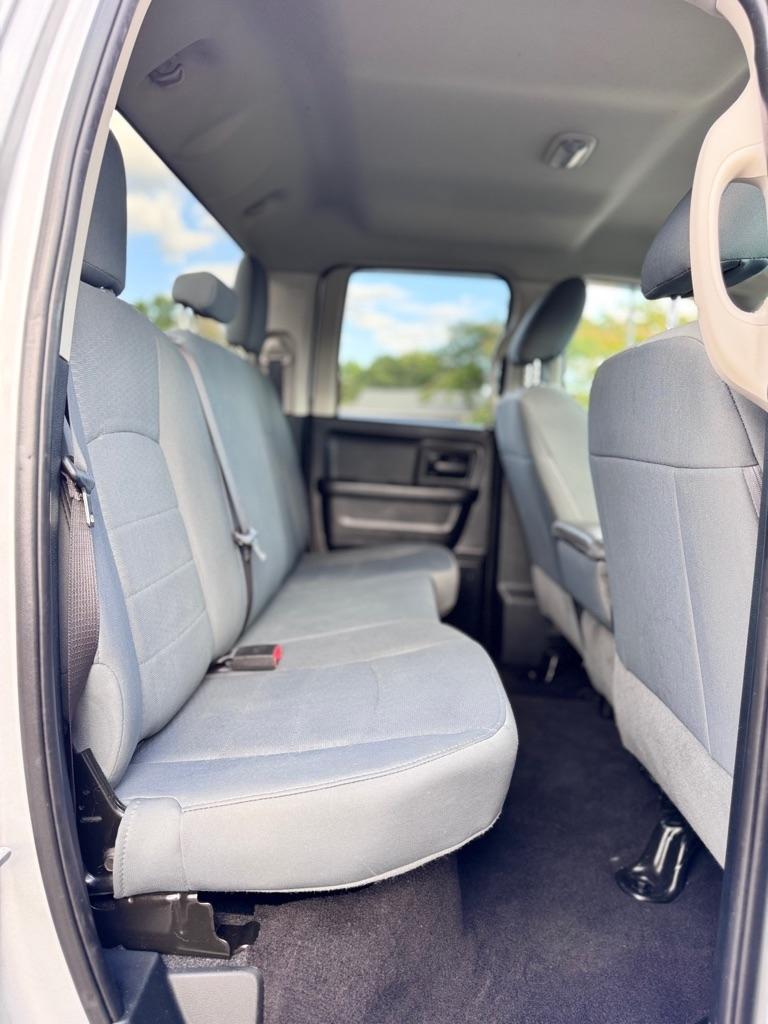 RAM 1500 Express 4x4 Quad Cab 6'4" Box 2017