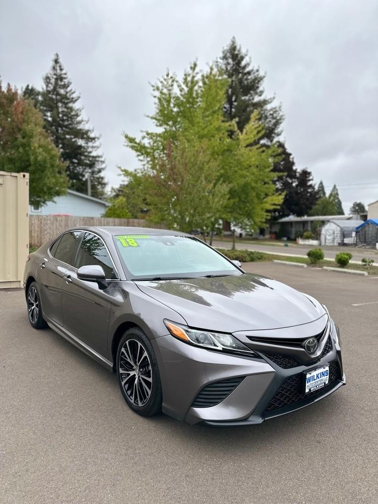 Toyota Camry XLE Auto (Natl) 2018