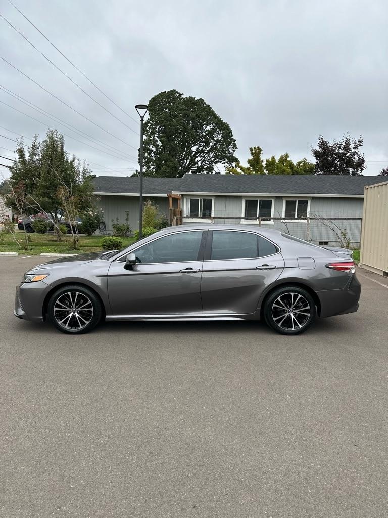 Toyota Camry XLE Auto (Natl) 2018