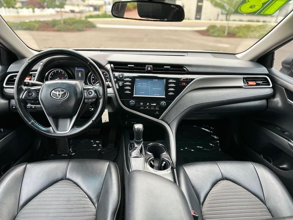 Toyota Camry XLE Auto (Natl) 2018