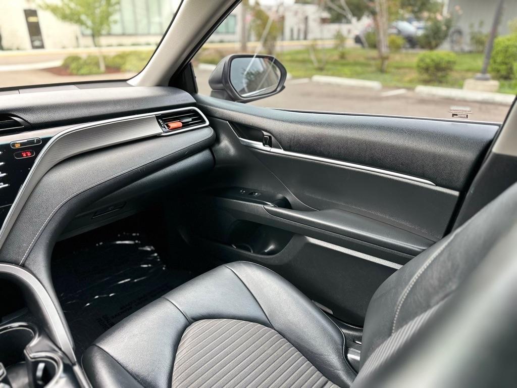 Toyota Camry XLE Auto (Natl) 2018