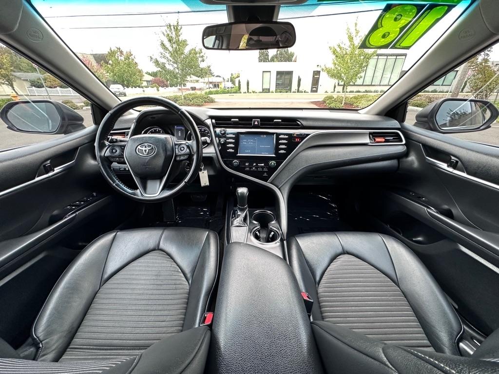 Toyota Camry XLE Auto (Natl) 2018