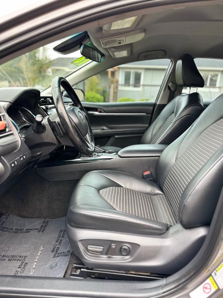 Toyota Camry XLE Auto (Natl) 2018