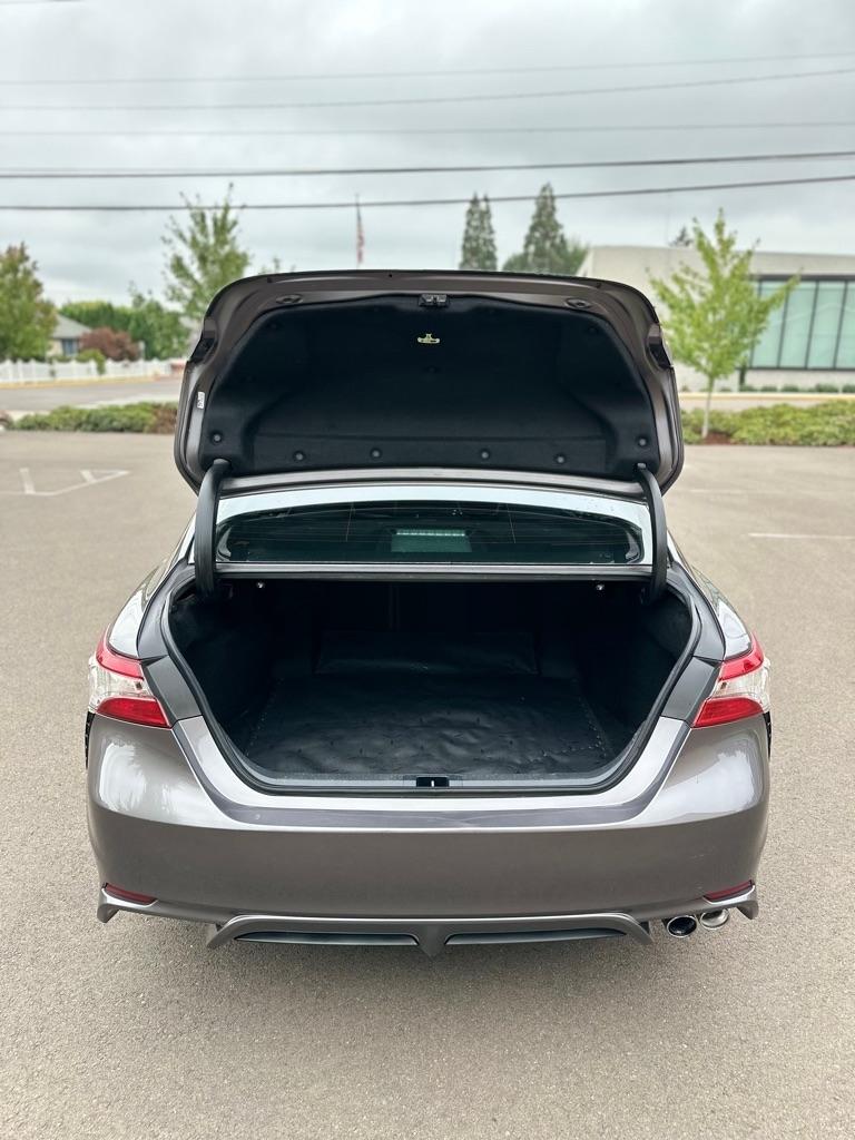 Toyota Camry XLE Auto (Natl) 2018
