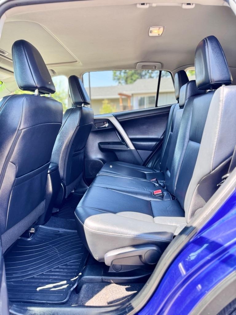 Toyota RAV4 AWD 4dr Limited (Natl) 2015