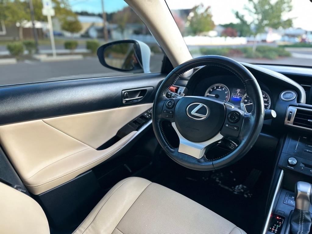 Lexus IS 250 4dr Sport Sdn AWD 2015
