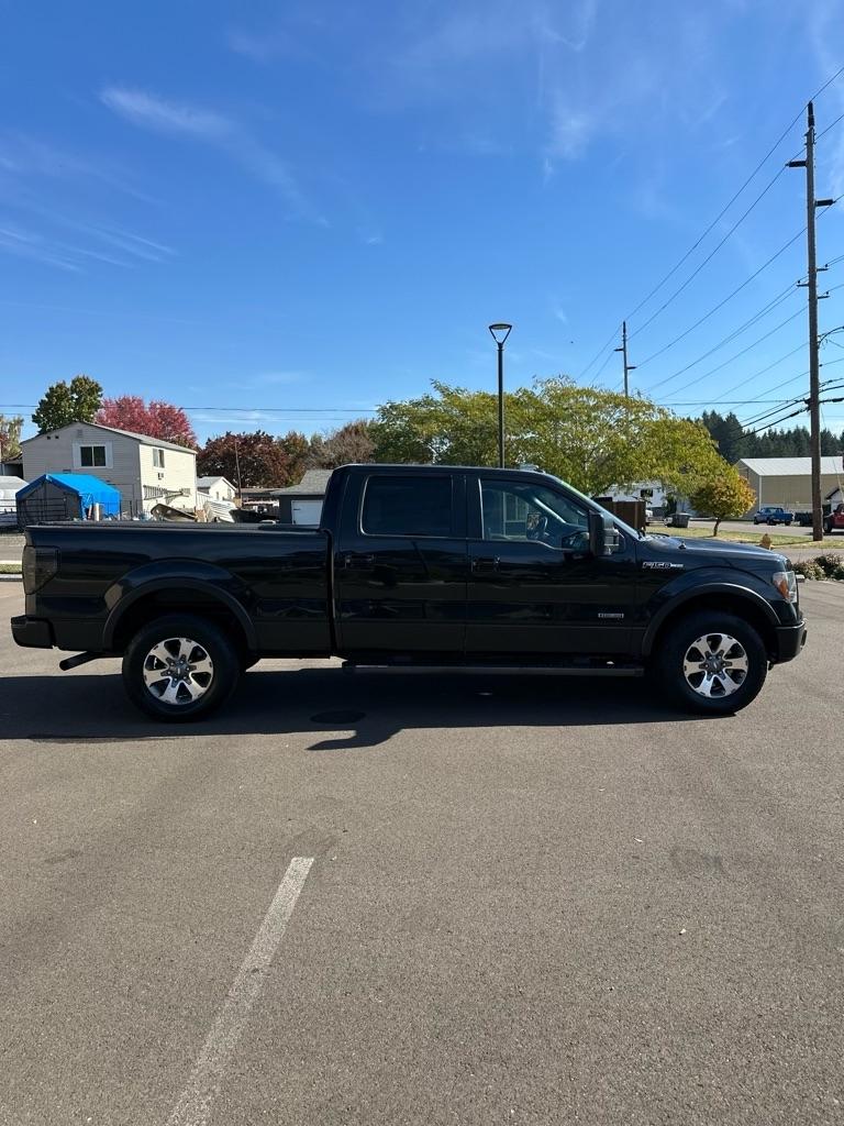 Ford F-150 4WD SuperCrew 145" Platinum 2011