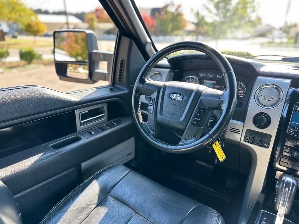 Ford F-150 4WD SuperCrew 145" Platinum 2011