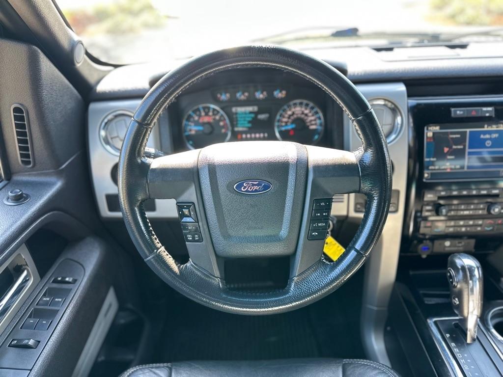 Ford F-150 4WD SuperCrew 145" Platinum 2011