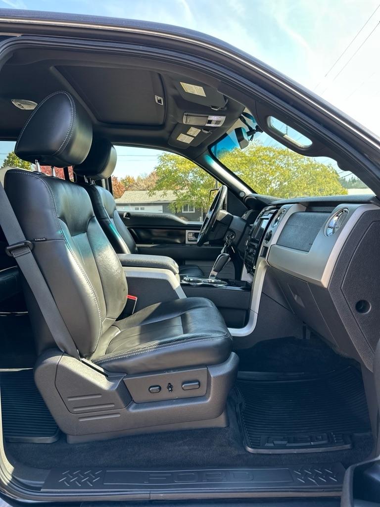 Ford F-150 4WD SuperCrew 145" Platinum 2011