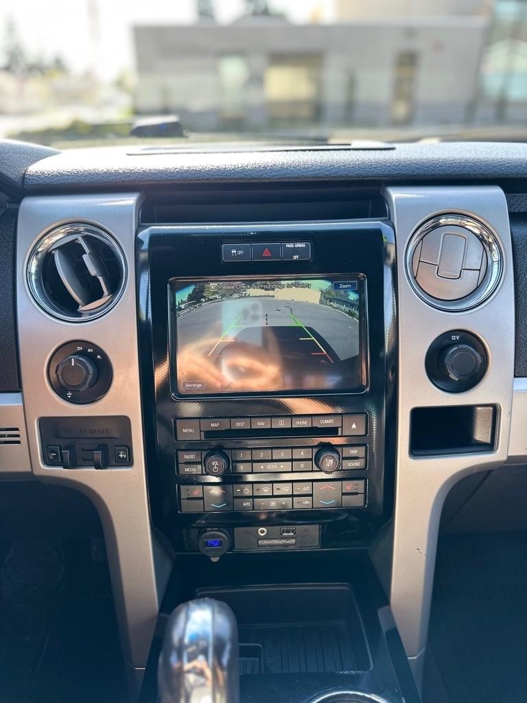 Ford F-150 4WD SuperCrew 145" Platinum 2011