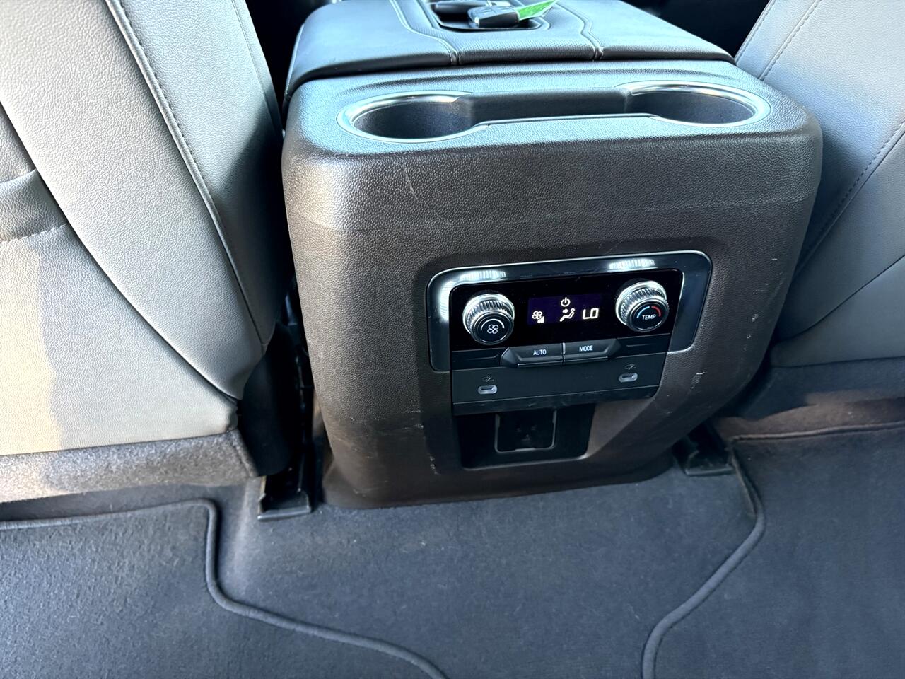 GMC Yukon SLT 4WD 2022