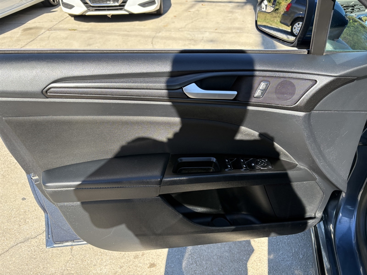 Ford Fusion SE 2018