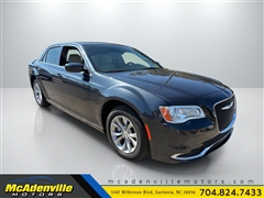 2018 Chrysler 300  2018 Chrysler 300