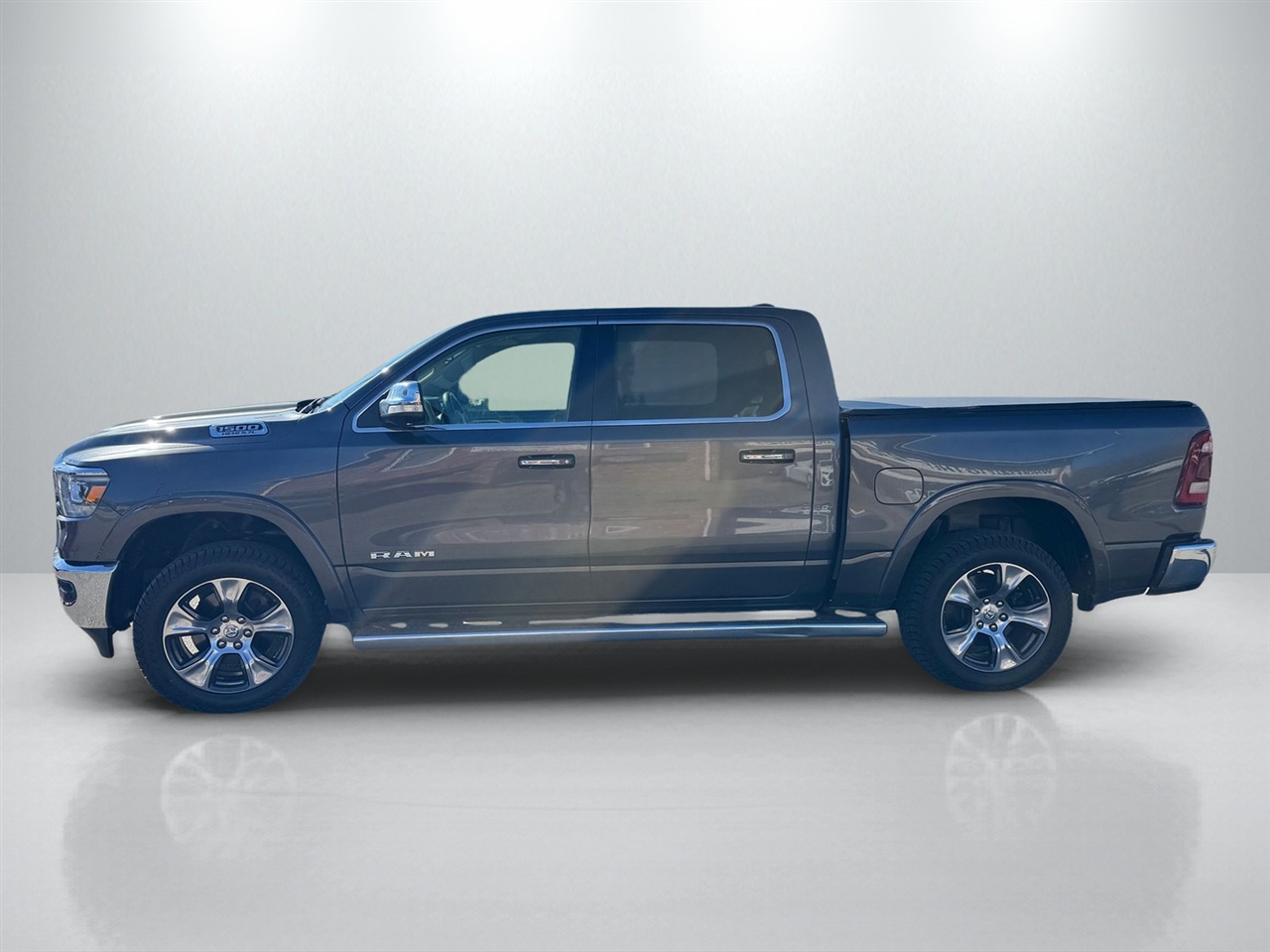 RAM 1500 Laramie Crew Cab SWB 4WD 2019