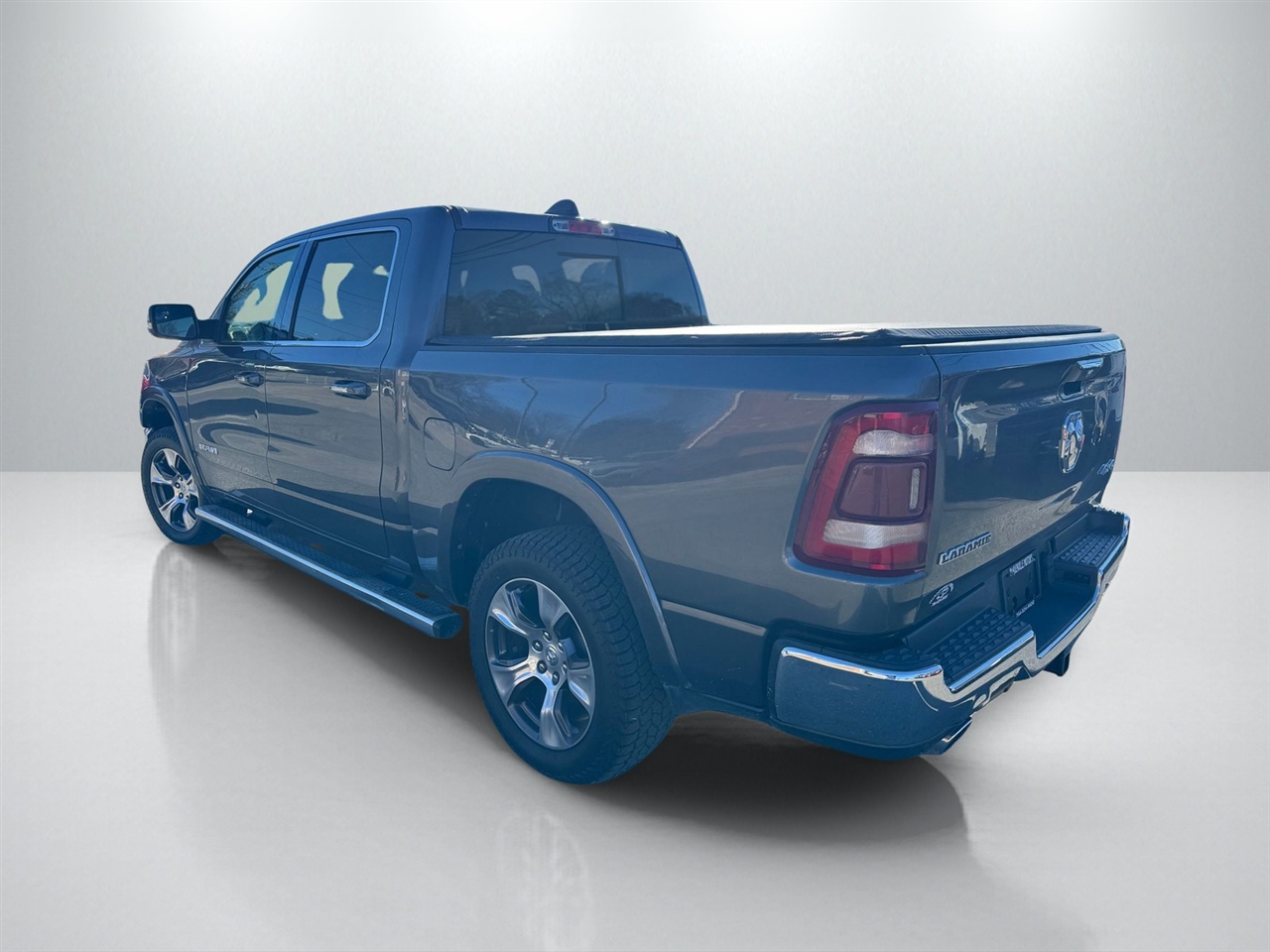 RAM 1500 Laramie Crew Cab SWB 4WD 2019