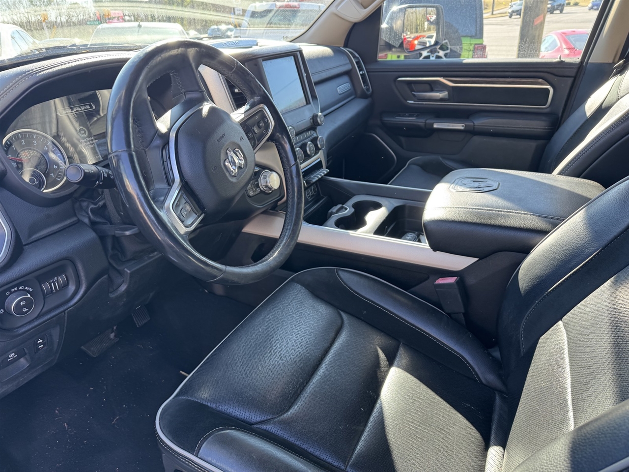 RAM 1500 Laramie Crew Cab SWB 4WD 2019